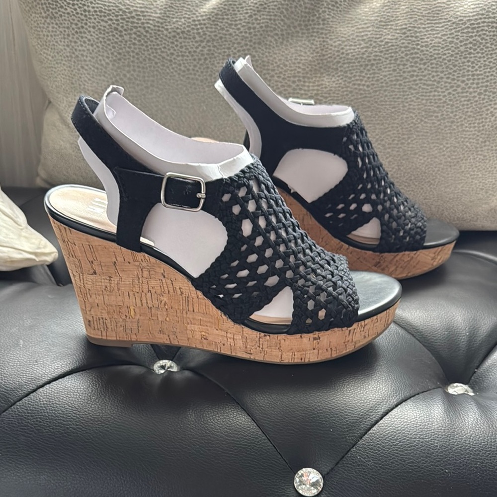 Stylish Black Wedge Sandals